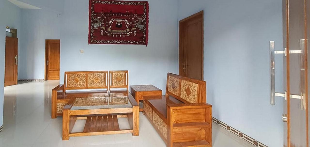Griya Mbak Tafik Syariah Hotel Gendingan Bagian luar foto