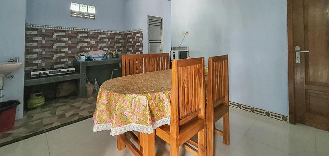 Griya Mbak Tafik Syariah Hotel Gendingan Bagian luar foto